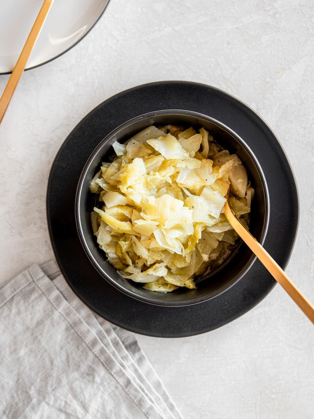 A bowl of Instant Pot Cabbage.